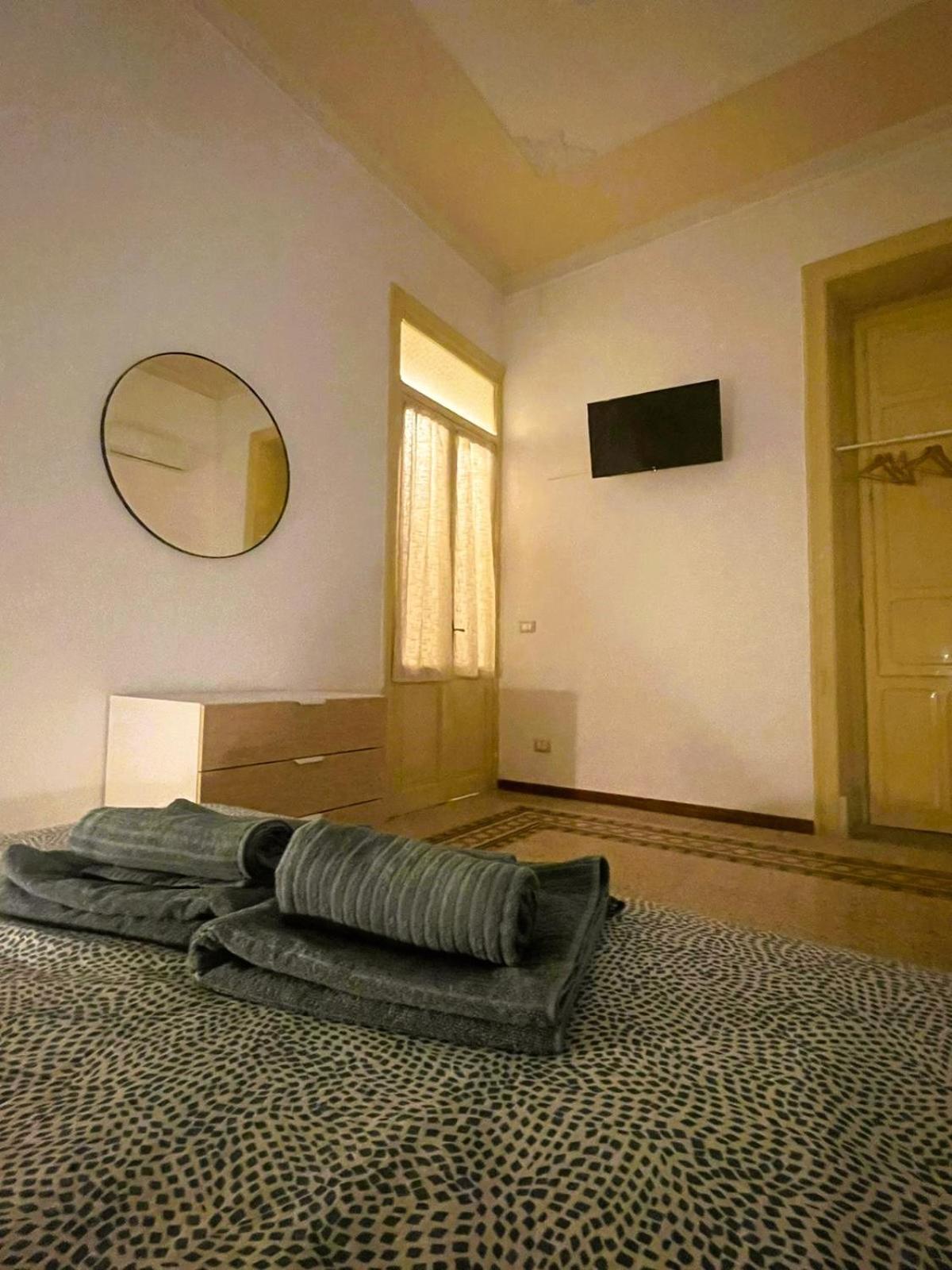Olivuzza Rooms In Apartment Палермо Екстериор снимка
